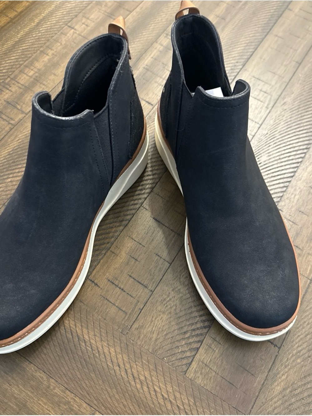 Women’s Casual Slip-On Chelsea Sneakers in Navy